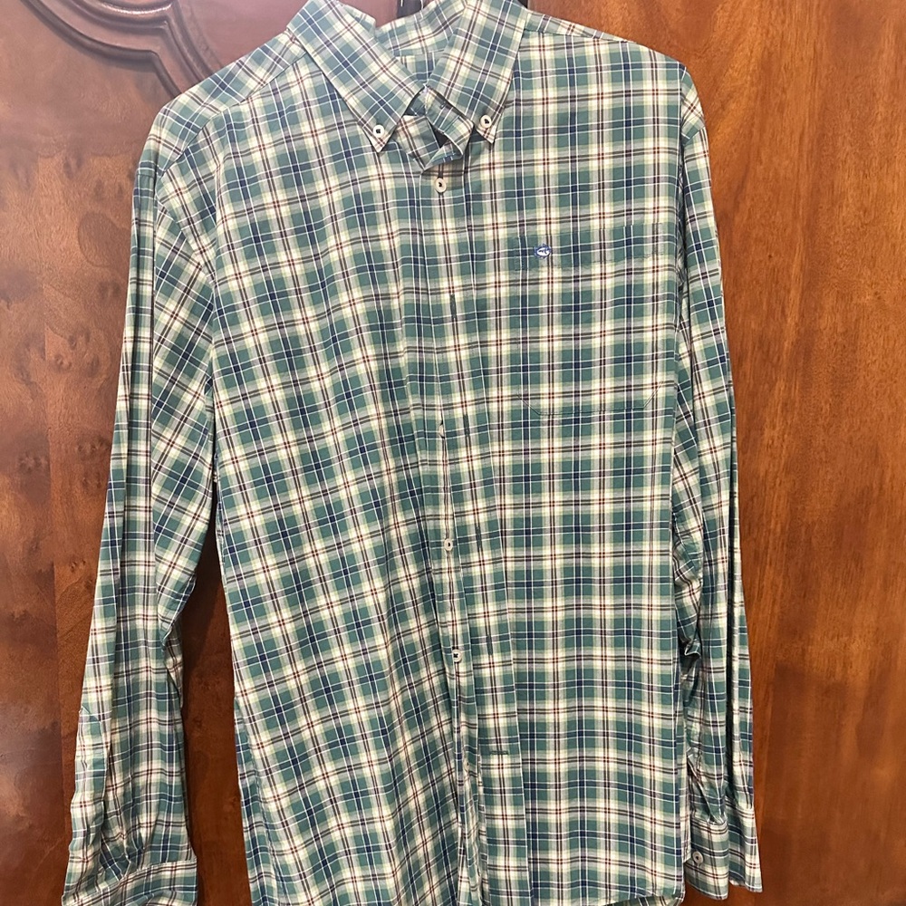 Men’s Southern Tide size medium